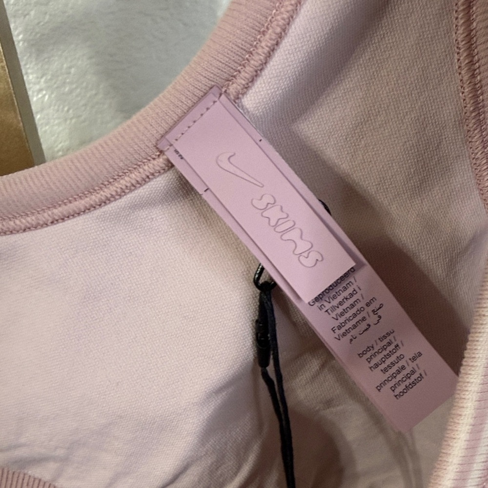 Skims x Nike- Ribbed seamless Pink micro scoop Sports Bra- XL - Picture 2 of 10